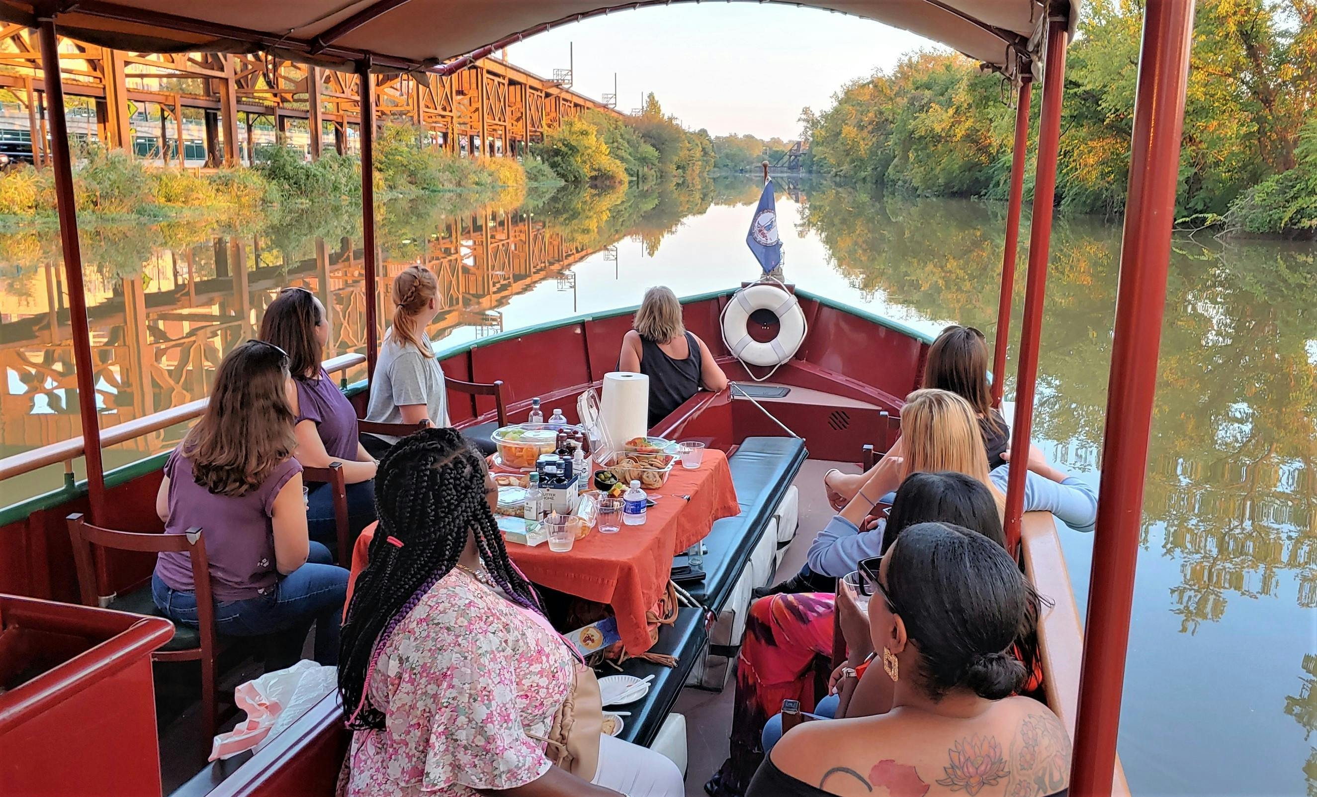 Riverfront Canal Cruises in Richmond